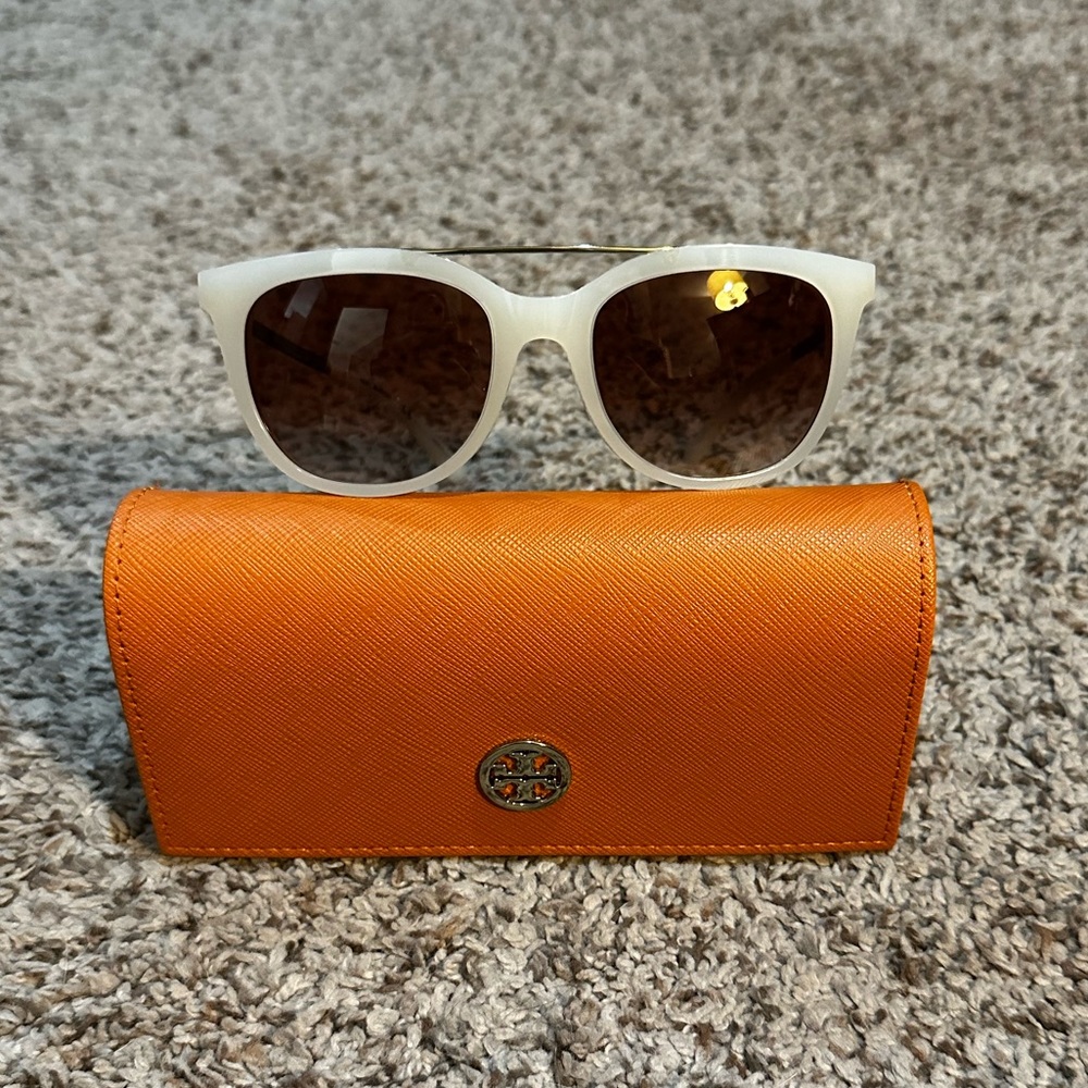 Tory Burch Sunglasses TY 7147 ivory/gold light brow gradient dark brown lens